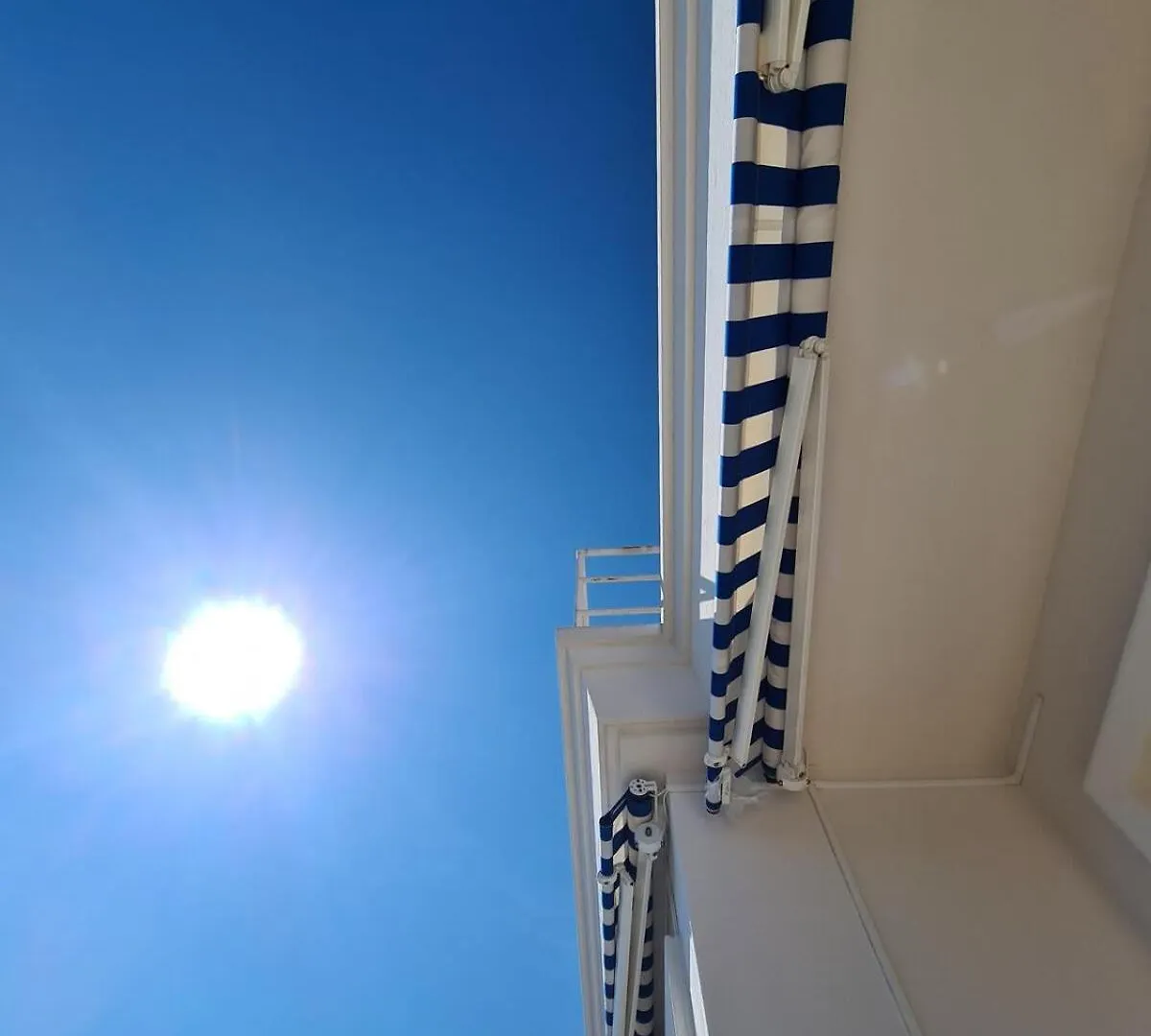 06A1 - Just Like On A Boat Sailing On The Sea Apartment Nice