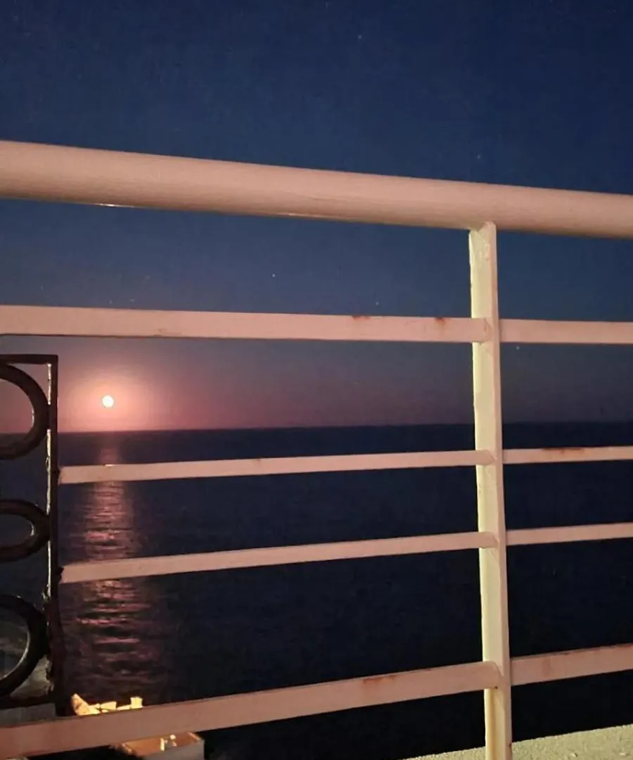 06A1 - Just Like On A Boat Sailing On The Sea Apartment Nice