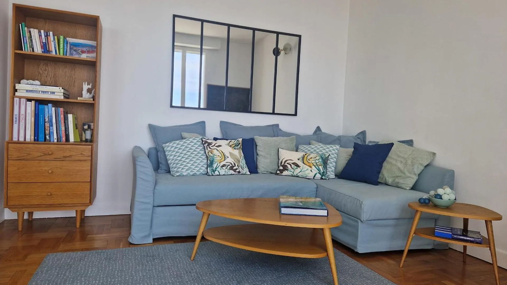 06A1 - Just Like On A Boat Sailing On The Sea Apartment Nice